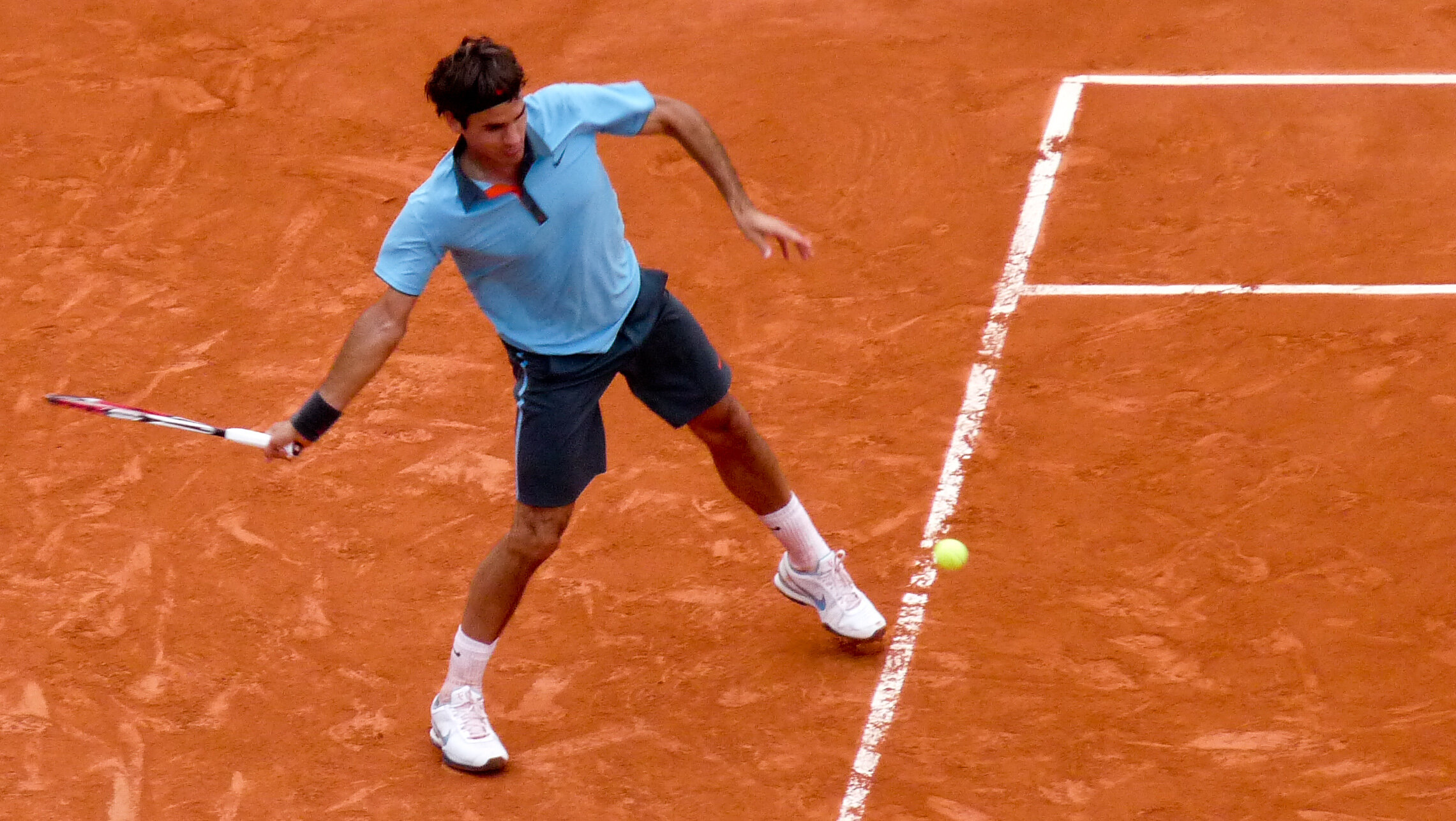 Federer’s forehand - All in the hips, wrist and follow through